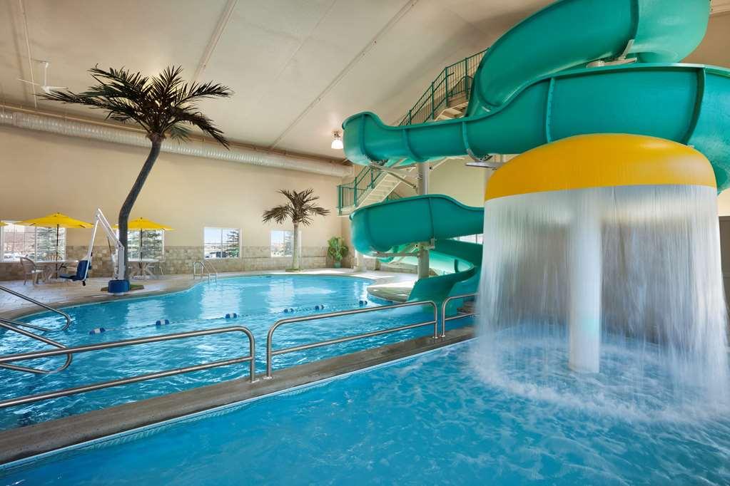 Country Inn & Suites By Radisson Bismarck Waterpark מראה חיצוני תמונה