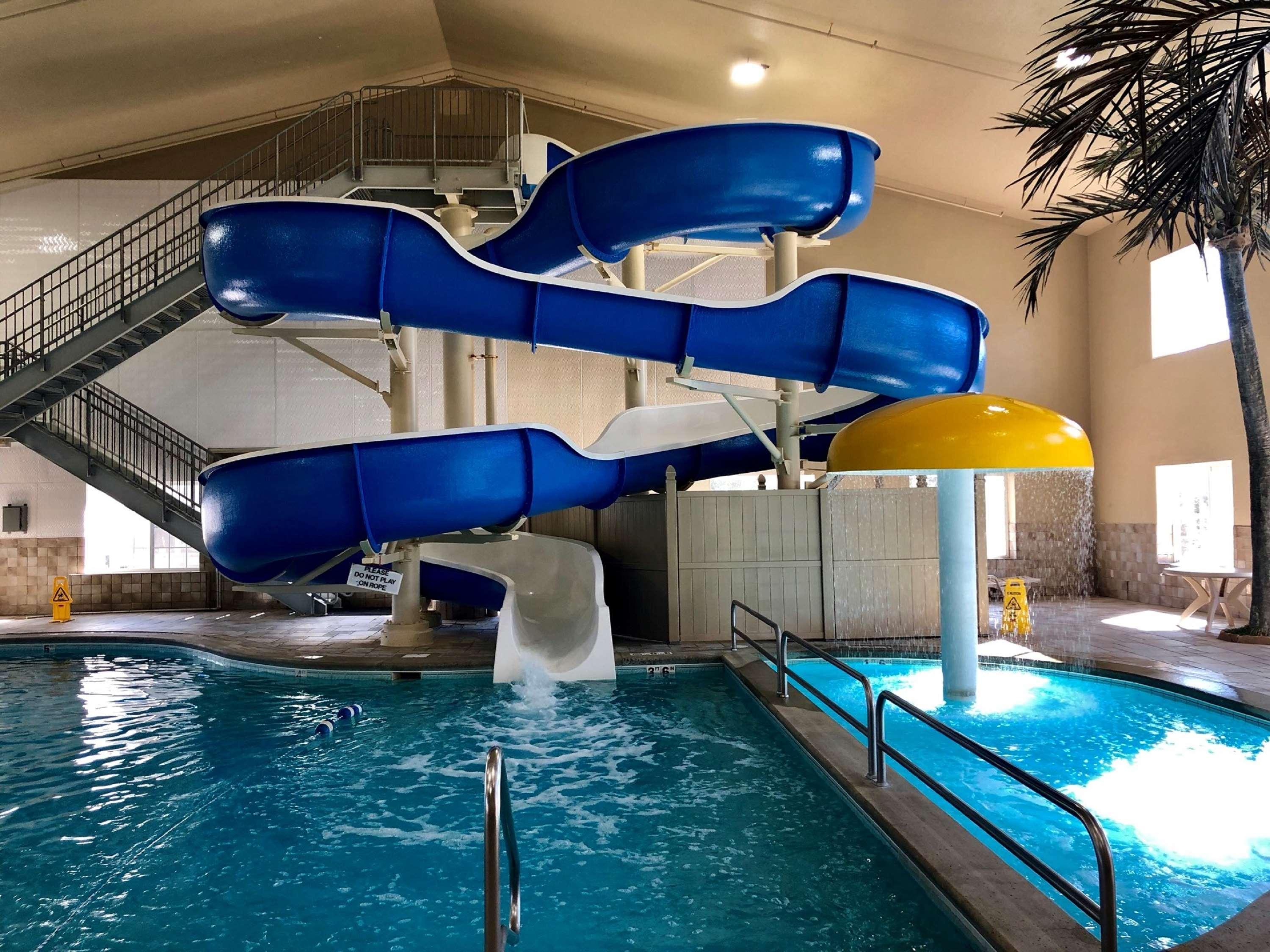Country Inn & Suites By Radisson Bismarck Waterpark מראה חיצוני תמונה
