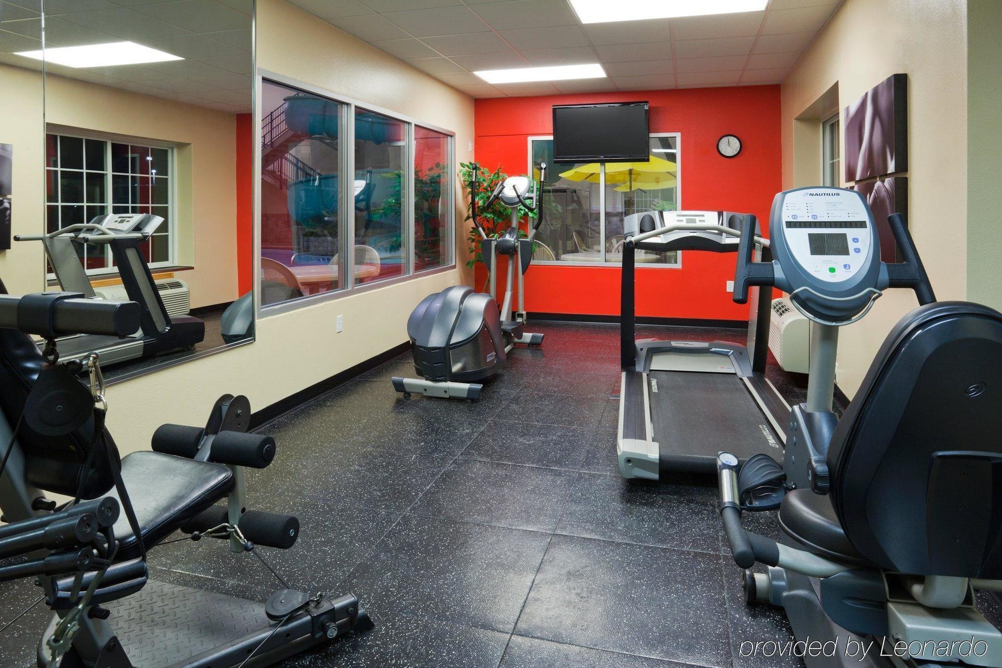 Country Inn & Suites By Radisson Bismarck Waterpark מתקנים תמונה