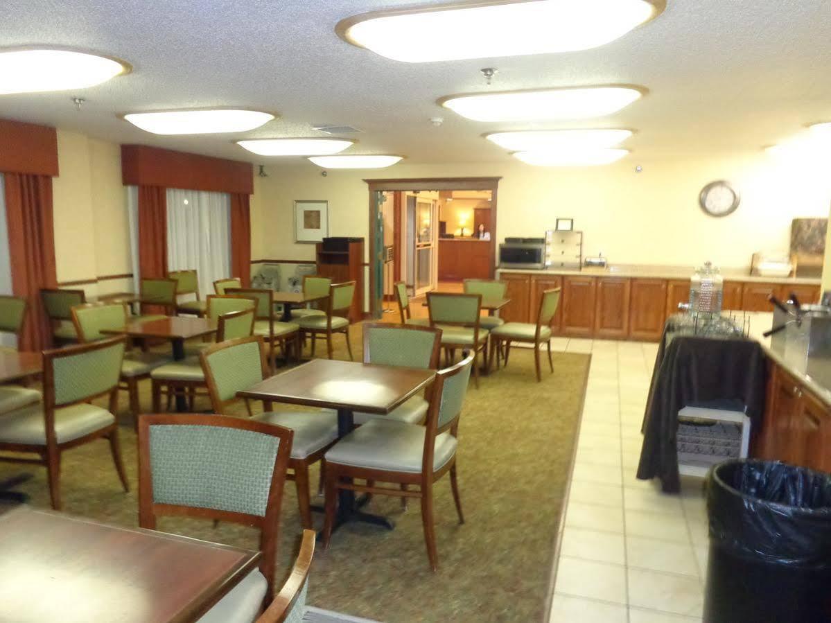 Country Inn & Suites By Radisson Bismarck Waterpark מראה חיצוני תמונה